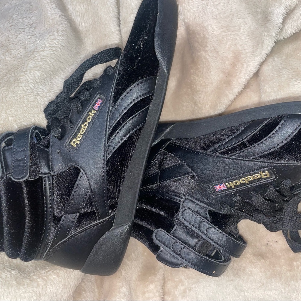 Reebok original suede and leather black sneakers